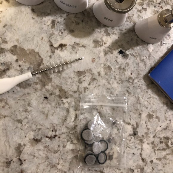 Personal Microdermabrasion Wand - Picture 6 of 10